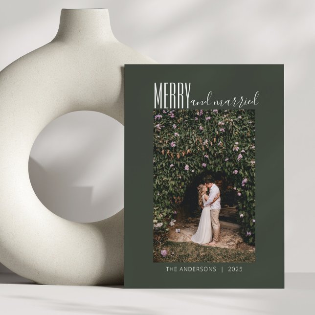 Minimalistisk Glad Gift Bröllopsfoto Mörkgrön Julkort (Skapare uppladdad)