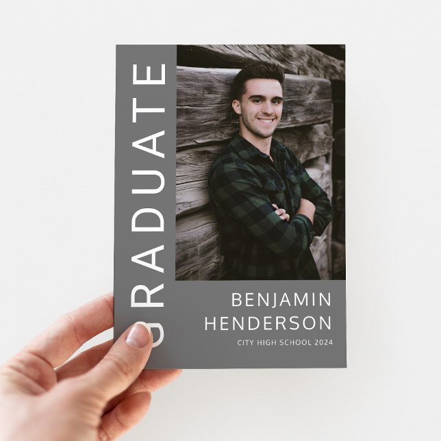 Minimalistisk grå fototexamen meddelande (Minimalist Gray Photo Graduation Announcement)