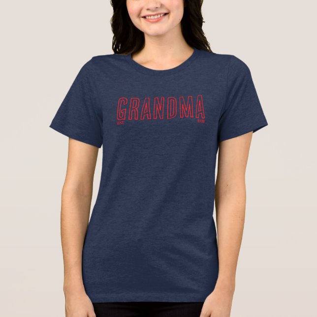 Minimalistisk GRANDMA - Anpassadet År T Shirt (Framsida)