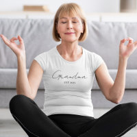 Minimalistisk Grandma EST 2025 Anpassningsbar Gift
