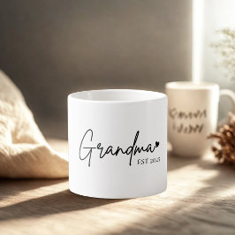 Minimalistisk Grandma EST | New Grandma Gift Espressomugg