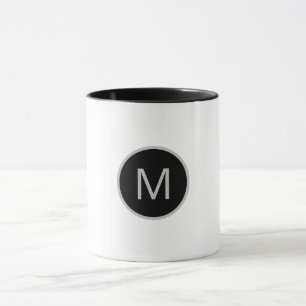 Minimalistisk Grått Black Round Monogram Mugg