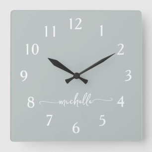 Minimalistisk grön sage monogram signatur skrift fyrkantig klocka