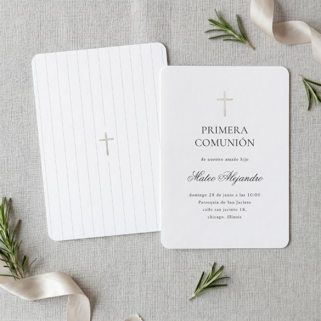 Minimalistisk guldkors spansk pojke Första kommuni Inbjudningar (Elegant First Communion Invitation Mockup | Modern Religious Stationery)