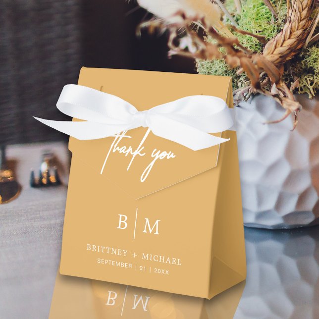 Minimalistisk Gult av Tack Mustard Presentaskar (Mustard yellow Thank you tented favor box bag is a perfect way to package your guest wedding favors.)