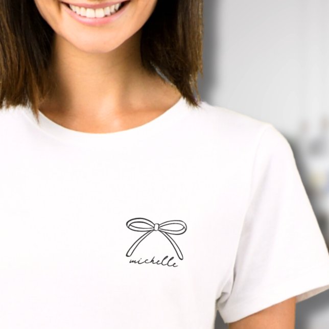 Minimalistisk Handritad Bågnamn T Shirt (Minimalist Hand Drawn Bow Name T-Shirt )