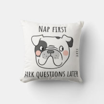 Minimalistisk hundhumor-design i neutrala toner