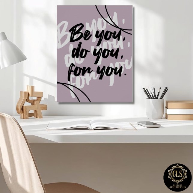 Minimalistisk Inspirerande Citat Poster Utskrift  (office desk close up with inspirational poster on wall)