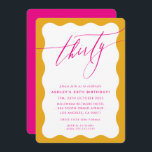 MINIMALISTISK Kalligrafivåg 30:e party rosa gult Inbjudningar<br><div class="desc">genom kat masard / WWW.SIMPLYSWEETPAPERIE.COM Kärlek,  men vill se vissa förändringar - ett annat färg-schema,  produkt,  foto eller anpassad för ett annat tillfälle - inga bekymmer bara kontakta mig,  kat@simplysweetPAPERIE.com Jag är lycklig för att hjälpa till!</div>