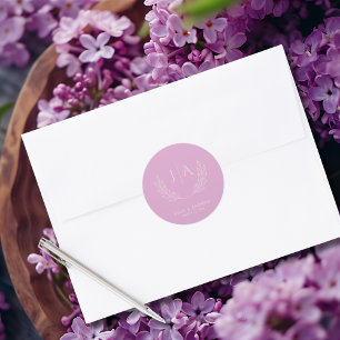Minimalistisk lavender lilac Monogram Bröllop Runt Klistermärke