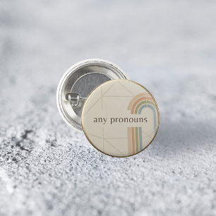 Minimalistisk LGBTQ Pride-pinn med valfria pronome Knapp