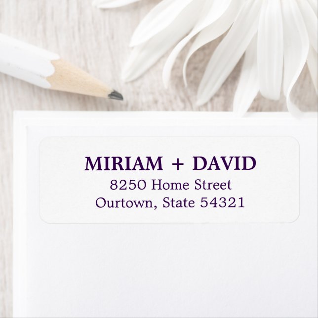 Minimalistisk Lila Serif Namn + Returadress Etikett (Insitu)