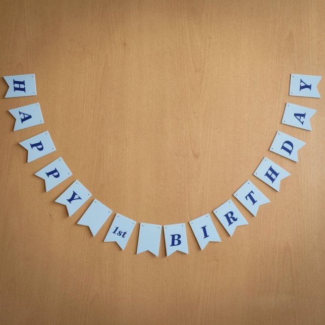 Minimalistisk ljusblå födelsedagsgirlsbanner för b vimplar (Typography style minimalist light blue kids birthday bunting banner)