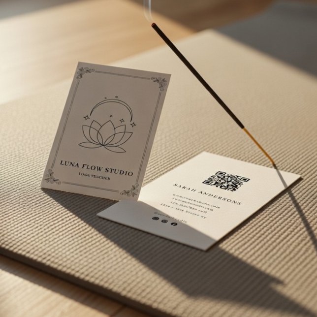 Minimalistisk Lotus Moon Yogalärare  Visitkort (Skapare uppladdad)