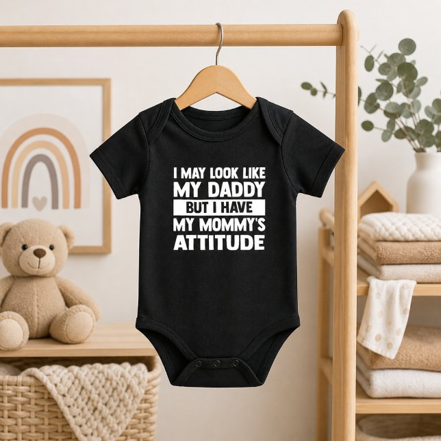 Minimalistisk Mamma Attityd Baby Design T Shirt (Skapare uppladdad)