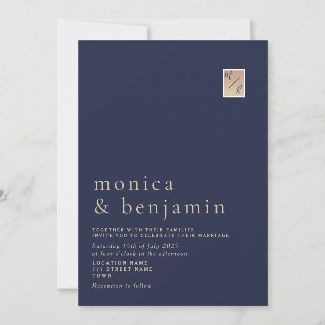 Minimalistisk marinblå guldmonogram bröllopsinbjud inbjudningar (Framsida)