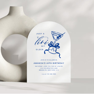 Minimalistisk Martini Chic Blå Födelsedagsbåge Inbjudningar