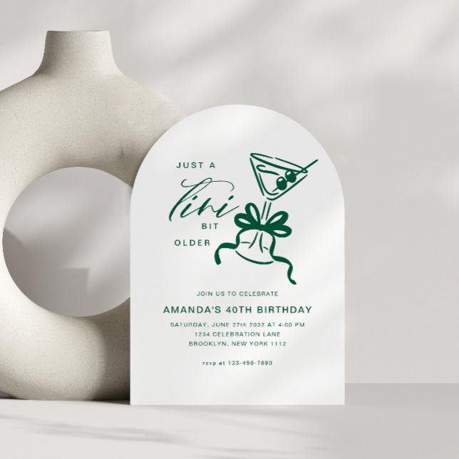 Minimalistisk Martini Chic Grön Födelsedagsbåge Inbjudningar (Skapare uppladdad)