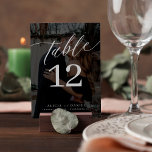 Minimalistisk, modern anpassningsbar, fotosvart br bordsnummer<br><div class="desc">Anrografi av elegant skriver ett enkelt modernt svart och vitt textövertäckningsbrid och groom namn och fotopersonlig bröllop bordsnummer.          Observera att om du vill beställa olika nummer måste du anpassa dem och placera dem i shoppingvagnen ett efter ett (ett kort utan 1,  ett annat utan 2 osv.).</div>