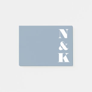 Minimalistisk Modern Monogram Dusty Blue Anpassad Post-it Block