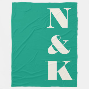 Minimalistisk Modern Monogram Emerald Grönt Bröllo Fleecefilt