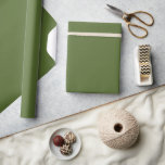 Minimalistisk modern Oliv grönt Presentpapper<br><div class="desc">Vi presenterar vår minimalistiska moderna Oliv grönt utryckning Papper, det perfekta valet för att lägga till en lite sofistikerad nyans till alla presenter. Den här pappra inslagningen har en elegant och contemporary i en lugnande oliv grönt nyans, perfekt för dem som uppskattar underskattad elegans. Det passar för bröllop, födelsedagar, helgdagar...</div>