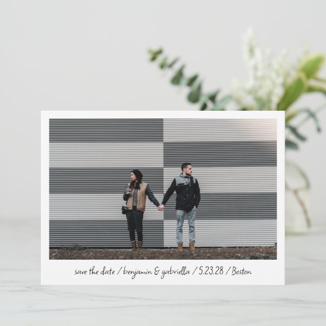 Minimalistisk Modern Skript Brevfoto Bröllop Meddelande (Stående Fram)