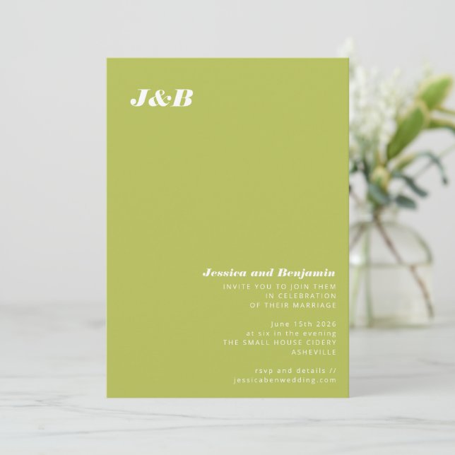 Minimalistisk Monogram Lime Chartreuse Bröllop Inbjudningar (Stående Fram)