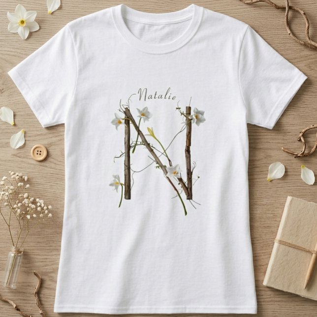 Minimalistisk monogram N: Diskreta blommor och vin T Shirt (Skapare uppladdad)
