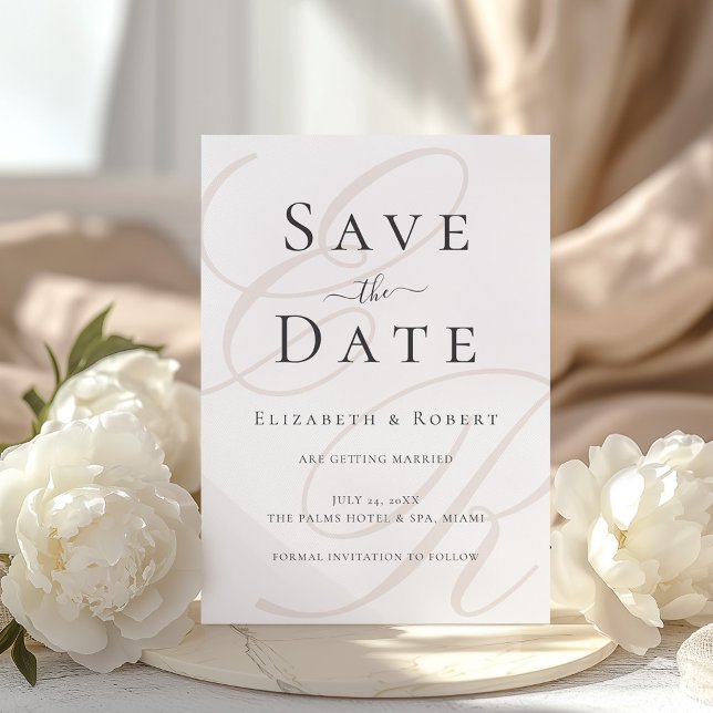 Minimalistisk Monogram Rädda Datum Kort (Minimalist Beige Monogram Wedding Save the Date with beautiful white peonies)