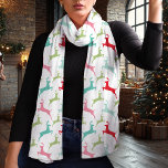 Minimalistisk Multifärgad Hjort-jul Sjal<br><div class="desc">Den här eleganten har en minimalistisk multifärgad hjort mönster, perfekt för att lägga till en snyggt vid vintern. Den delikata designen passar perfekt för helgdag, julstämning, party eller avslappnad av vardaglig bära och visar hur man kör hjort silhuettes mot en ren, vit bakgrund. Den här lättviktsslöjan gör en underbar helgdag-gåva...</div>