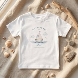 Minimalistisk nautisk födelsedag segelbåt kust t shirt