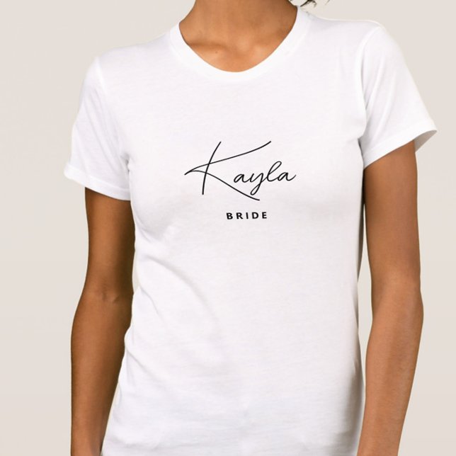 Minimalistisk Personlig av Trendig T Shirt (Personalized Bride T Shirt - Perfect for a bachelorette or the day of the wedding!)