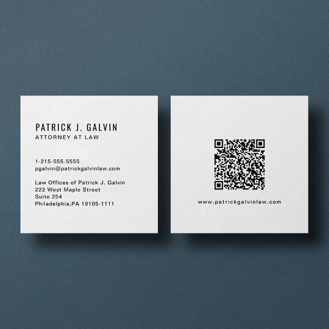 Minimalistisk professionell QR-kod Fyrkantigt Visitkort (Input your website address or social media link to create a scannable QR code)