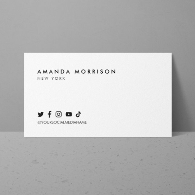 Minimalistisk Professionell Social Media White Visitkort (Skapare uppladdad)