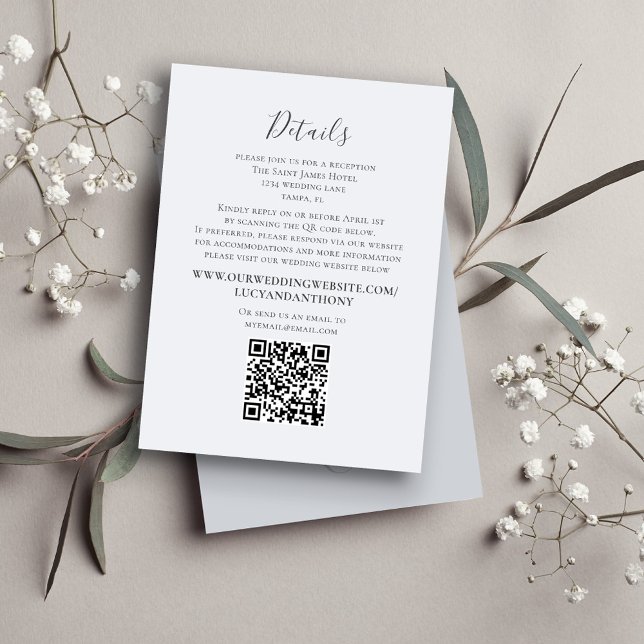 Minimalistisk QR-kodwebbplats för Bröllop Elegant Tilläggskort (Light blue details enclosure card with a scannable QR code. )