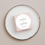 Minimalistisk Retro Typewriter White Personligt br Runt Klistermärke<br><div class="desc">Minimalistisk Retro Typewriter Black and White Personligt bröllp Classic Round Sticker</div>