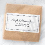 Minimalistisk Returadress av enkel böjlig skript Fraktsedel<br><div class="desc">Sammansatt av enkelt rakt infogat ramar med lekfullt kursivt skript och sans serif-typografi. Allt mot en ren vit bakgrund. Dessa inslag är enkla,  moderna,  lekfulla och lätta. Detta är designat av White Papper Birch Co. exklusiv för Zazzle. Finns här: http://www.zazzle.com/whitepaperbirch</div>