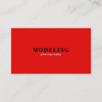 Minimalistisk röd och vit modellering - fotografi