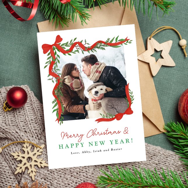 Minimalistisk röd rosett och grönska julkort för f (Skapare uppladdad)