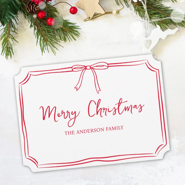 Minimalistisk rödvit blyad God jul Kort (Personalize your Christmas wishes with a custom family name on this chic, festive card.)