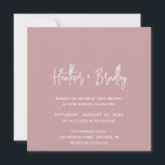 Minimalistisk Rosa Modern Bröllop Inbjudningar<br><div class="desc">Modern bröllopsinbjudan med en enkel design med namn i en elegant-skripttypografi och din händelseinformation i ett minimalistiskt sans serif-teckensnitt. All inslag är i vitt över en dammig rosa i ro. Den här chicens bröllopsinbjudan fungerar bra för vår eller sommar bröllop.</div>