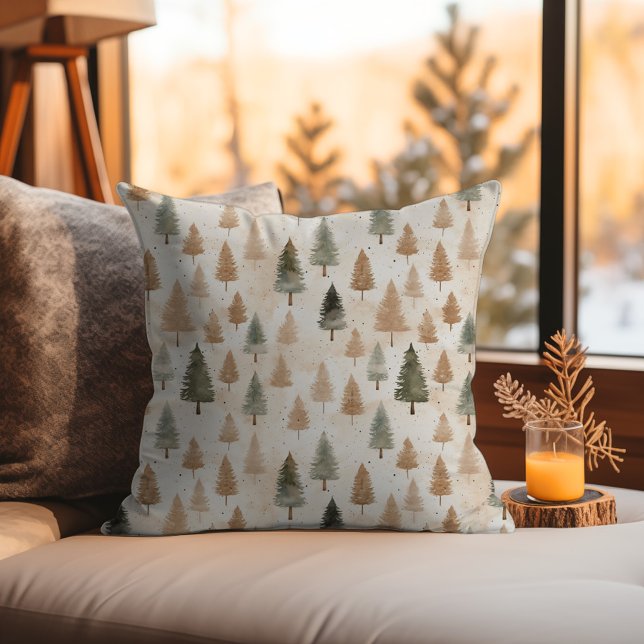 Minimalistisk Scandi Neutralt Beige Evergreen Träd Kudde (Minimalistic Winter Pattern Scandinavian Nordic Xmas Throw Pillow - Neutral Beige Tan Watercolor)