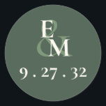 Minimalistisk Skript Highland Moss Gröna Initialer Runt Klistermärke<br><div class="desc">Dessa klistermärken visar dina initialer mot en livfull färgbakgrund.  En del av Minimalist Script Höst Kollektionen.</div>