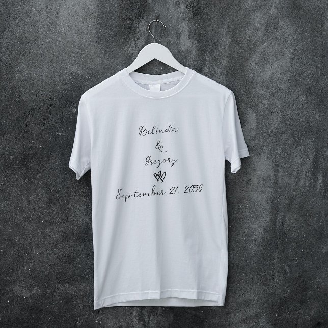 Minimalistisk skripthandskriven typografi Bröllop T Shirt (Minimalist Script Hand Written Typography Wedding T-Shirt)