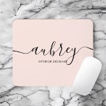 Minimalistisk skriptkalligrafi för  Rosa Mus Pad<br><div class="desc">Minimalistisk och modern musknapp.</div>