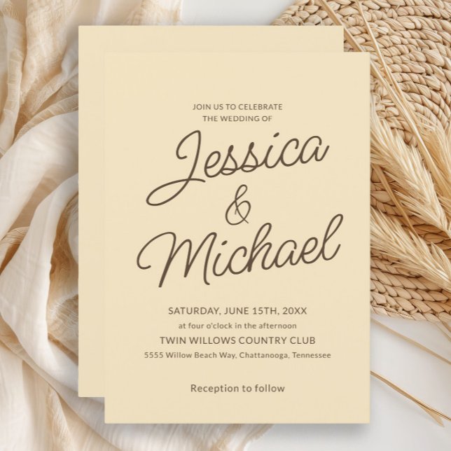 Minimalistisk smörgul brun skrivstil Bröllop  Inbjudningar (Butter yellow wedding invitation)
