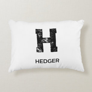 MINIMALISTISK SVART EN BOKSTAV MONOGRAM NAMN VIT PRYDNADSKUDDE