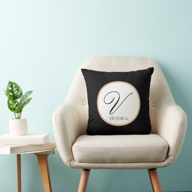 Minimalistisk Svart, Guld & Vit Personlig Namn Kudde (Stol)