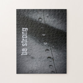 Minimalistisk svart metall pussel